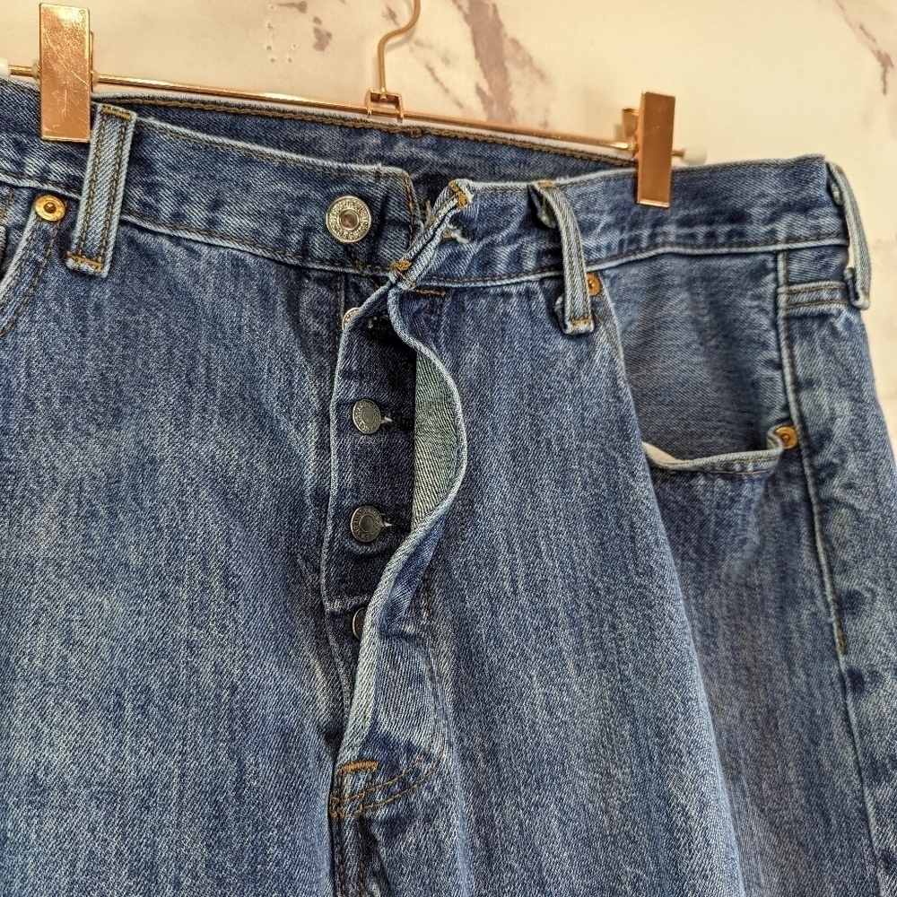 Vintage Levis Jeans Mens 36 X 30 501 XX Y2K Denim Rigid Button Fly Distressed - Picture 10 of 13
